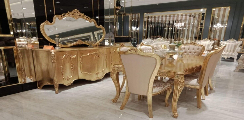 Luxe set met 9 delen. Eettafel, stoel, dressoir, spiegel. Nieuwe eettafel.