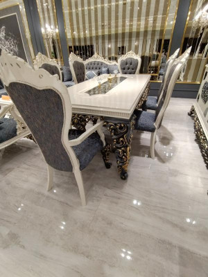 Elegant eetkamer eettafel luxueuze tafel glamoureuze eettafel nieuw