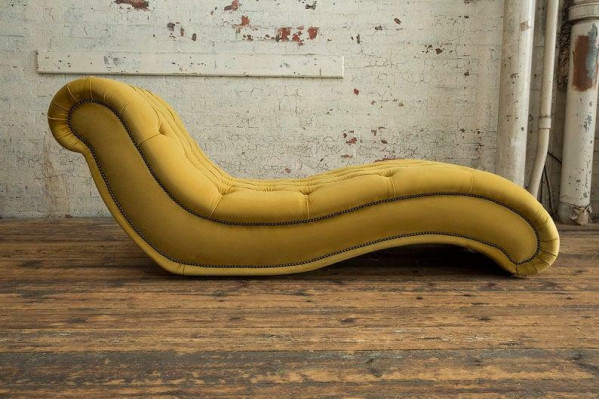 Chesterfield ligstoelen bank ligbed club relax ligbedden leer.