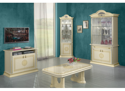 Woonkamerset, set van 4 stuks. Groep, dressoir, vitrine, 2 salontafels, barok, rococo.