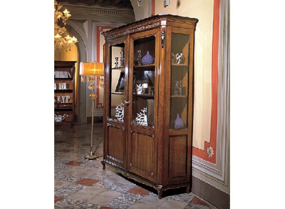 Meubels hout bruin vitrine chique vitrinekast Italiaanse meubels klassiek