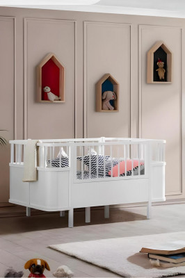 Stijlvol kinderbed luxe hout hoogwaardig bed wit kleur exclusief meubilair nieuw