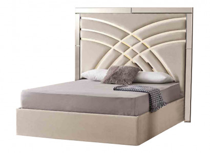 Beige tweepersoonsbed designer slaapkamer bedframe luxueuze meubels